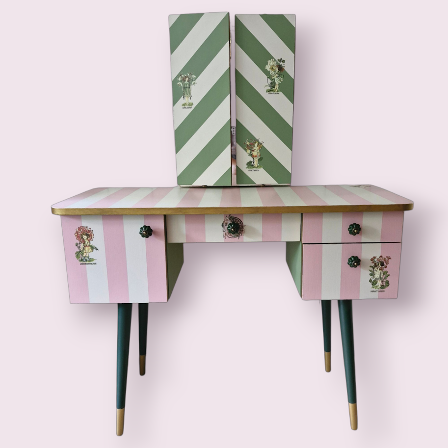 Kampauspöytä "Kukkaistyttö"